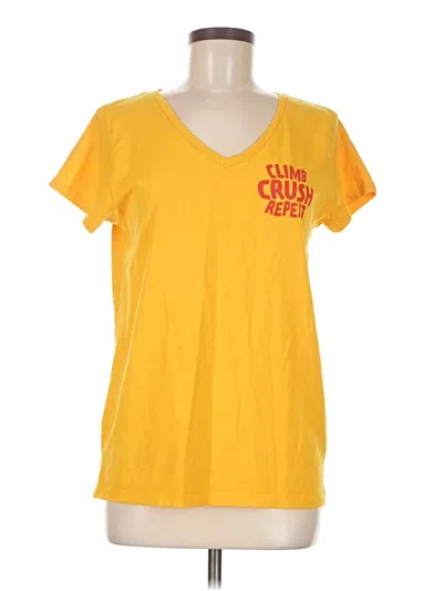 Pre-owned District Short Sleeve T-shirt In Yellow