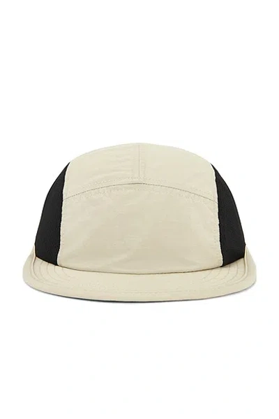 District Vision Performance Panelled Mesh Hat In Neutral