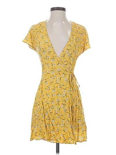 Pre-owned Divided By H&m Casual Dress In Yellow