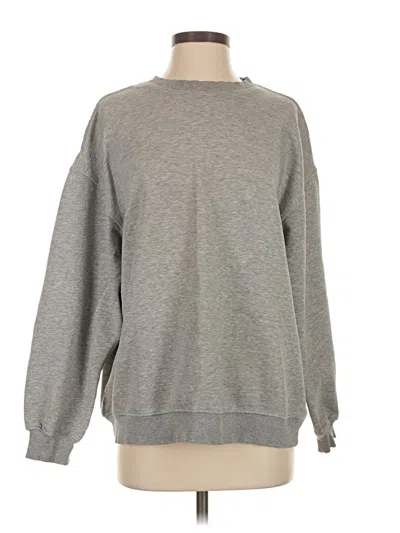 Pre-owned Divided By H&m Sweatshirt In Gray