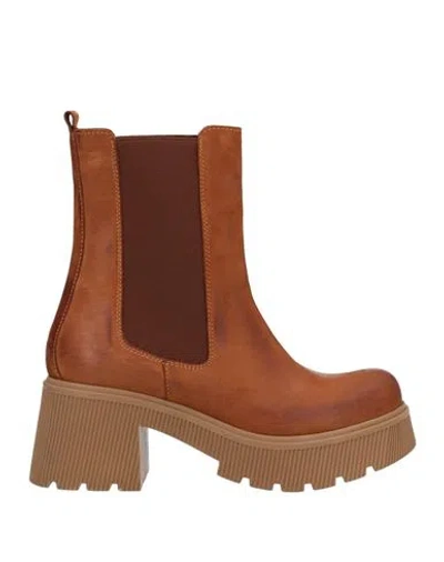 Divine Follie Woman Ankle Boots Camel Size 11 Soft Leather In Beige