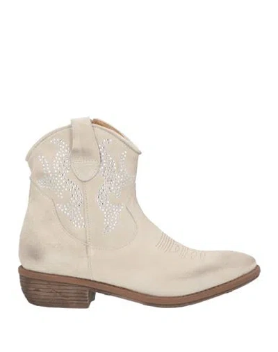 Divine Follie Woman Ankle Boots Ivory Size 7 Leather In White