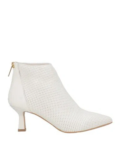 Divine Follie Woman Ankle Boots Off White Size 8 Leather