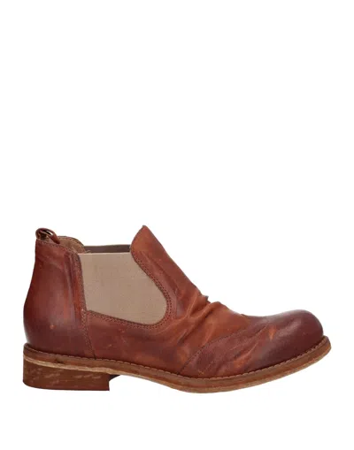 Divine Follie Ankle Boots In Brown