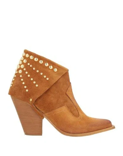 Divine Follie Woman Ankle Boots Tan Size 7 Leather In Brown