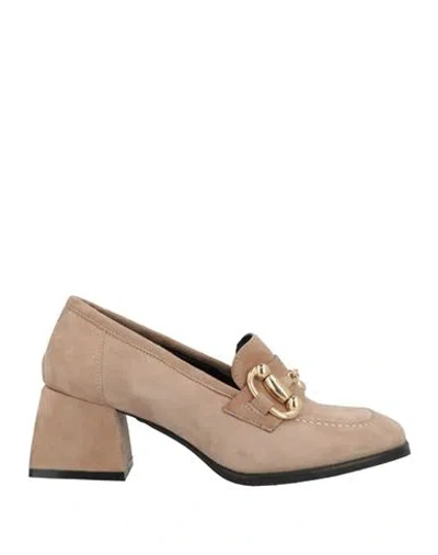 Divine Follie Woman Loafers Beige Size 11 Soft Leather