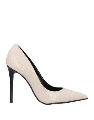 Divine Follie Pumps In White