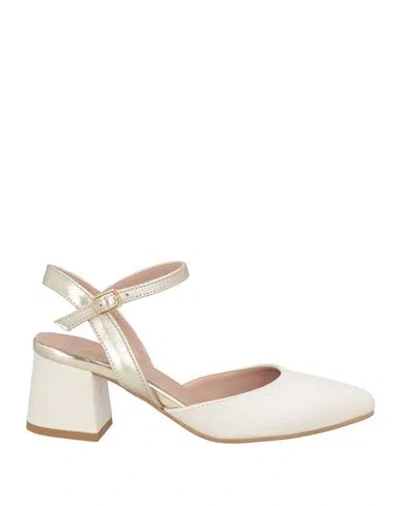 Divine Follie Woman Pumps Off White Size 8 Leather