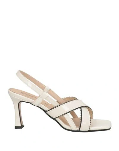 Divine Follie Woman Sandals Cream Size 8 Synthetisches Material In White