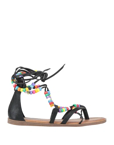 Divine Follie Toe Strap Sandals In Black