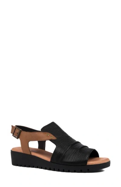 Django & Juliette Django And Juliette Madis Low Wedge Sandal In Black