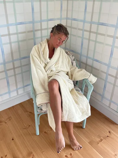 Djerf Avenue Bath Robe In White