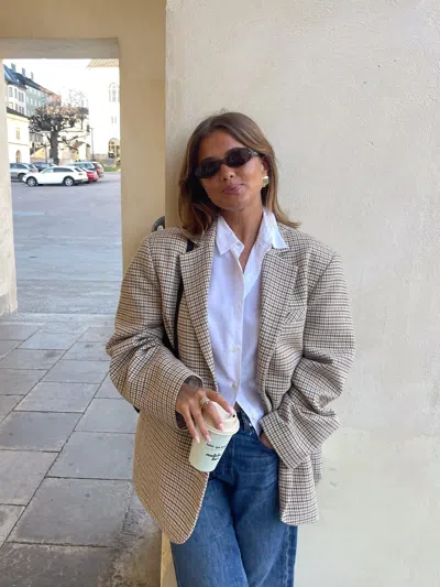 Djerf Avenue Weekend Blazer Checked Oat In Brown