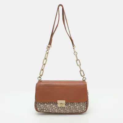 Pre-owned Dkny Beige/brown Signature Canvas And Leather Shoulder Bag In Sand