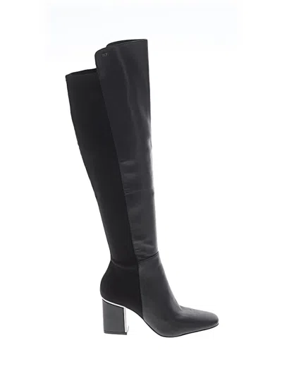 Pre-owned Dkny Boots In Black