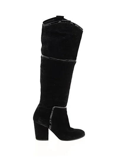 Pre-owned Dkny Boots In Black