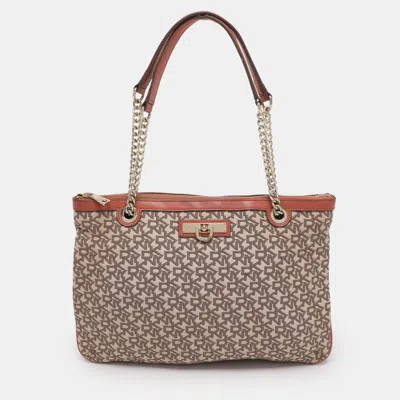 Pre-owned Dkny Brick Red/beige Signature Coated Canvas And Leather Bryant Chain Shoulder Bag In Sand