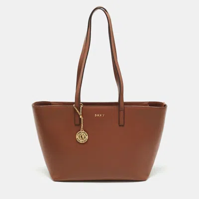 Pre-owned Dkny Brown Textured Leather Bryant Tote