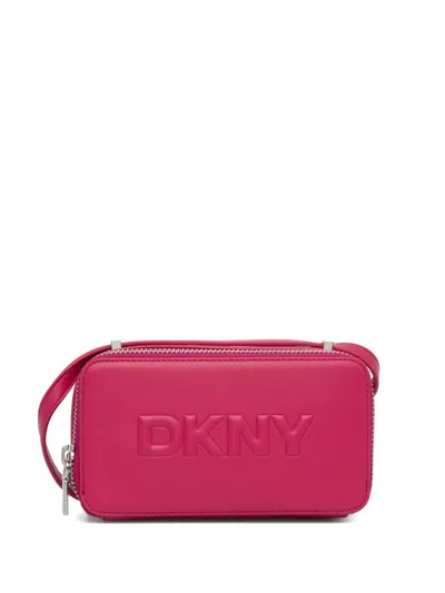 Dkny Carter Cross Body Bag In 粉色
