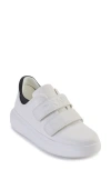 Dkny Jamiah Platform Sneaker In White/ Black