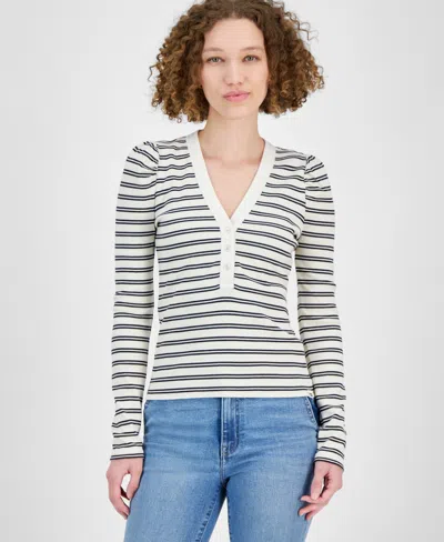 Dkny Jeans Women's Gathered-shoulder V-neck Top In Eggnog,blk
