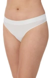 Dkny Litewear Seamless Thong Dk5016 In Poplin White