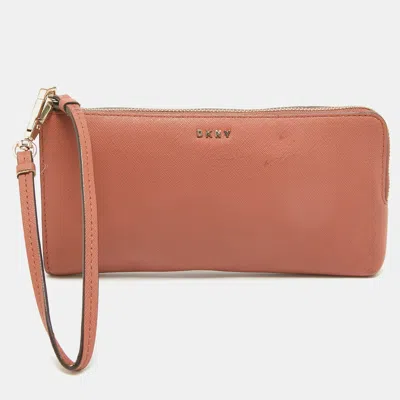 Pre-owned Dkny Old Rose Leather Zippy Wristlet Clutch In Pink