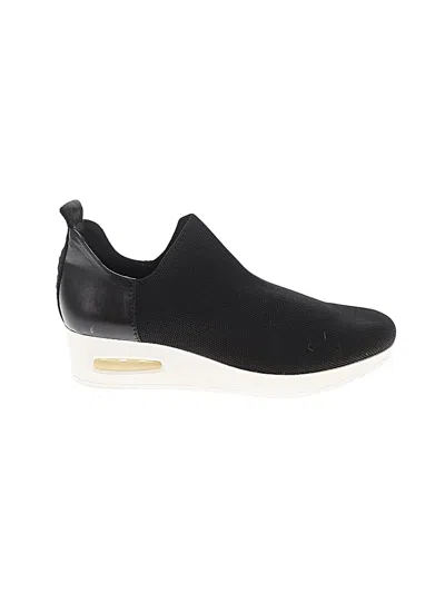 Pre-owned Dkny Sneakers In Black