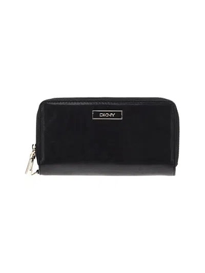 Pre-owned Dkny Wallet In Black