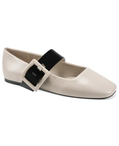 Dkny Deyvonn Flat In White