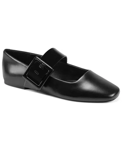 Dkny Deyvonn Flat In Black
