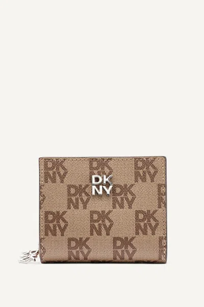 Dkny Women's Sarah Bifold Zip Wallet