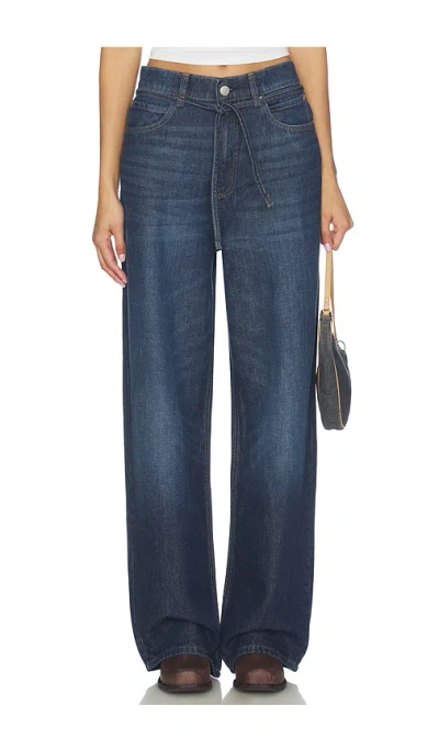 Dl1961 Casie Slung Jeans In Blue