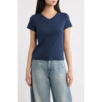 Dl1961 Shrunken V-neck Tee In Blue