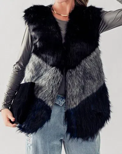 Do Everything In Love Colorblock Faux Fur Vest In Navy In Blue