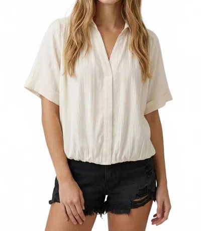 Doe & Rae Collared Front Bubble Shirt Top In Cream In Beige