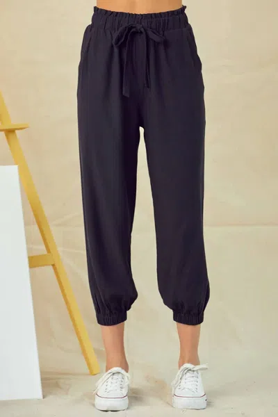 Doe & Rae Drawstring Jogger In Black