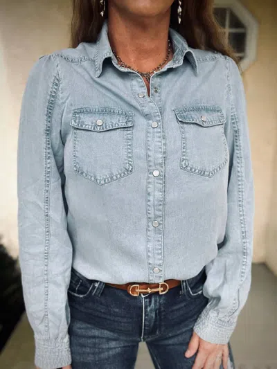 Doe & Rae Pearland Jean Snap Top In Blue