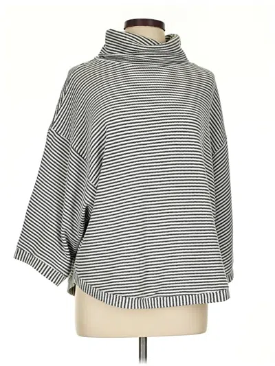 Pre-owned Doe & Rae Poncho In Gray
