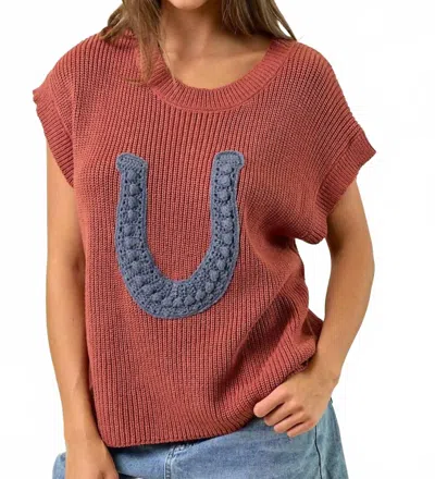 Doe & Rae Western Horseshoe Sweater Vest In Terra Cotta In Red