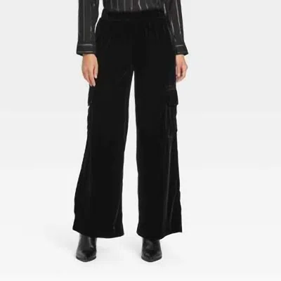 Dolce Cabo Velvet Cargo Pants In Black