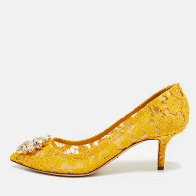 Pre-owned Dolce & Gabbana Bellucci Size 37 Yellow Lace And Mesh Pumps