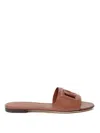 Dolce & Gabbana Slide Sandals With Cut Out Logo In Marrón Claro
