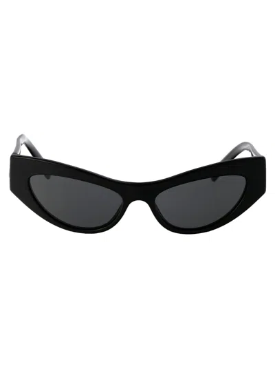 Dolce & Gabbana Logo-embossed Cat-eye Frame Sunglasses In Schwarz