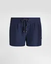 Dolce & Gabbana Boxer Da Mare Medio Con Placchetta Logata In Blue
