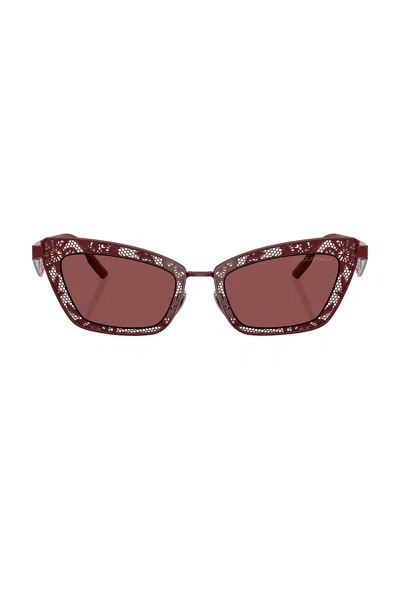 Dolce & Gabbana Cat Eye Sunglasses In Bordeaux