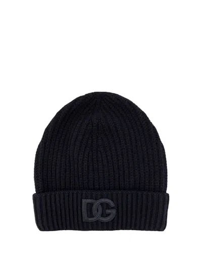 Dolce & Gabbana Dg Logo Patch Knitted Beanie In Black