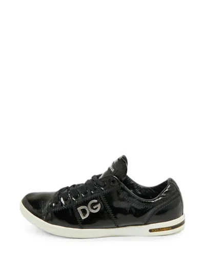 Pre-owned Dolce & Gabbana Dg Logo Patent-leather Sneakers In Black
