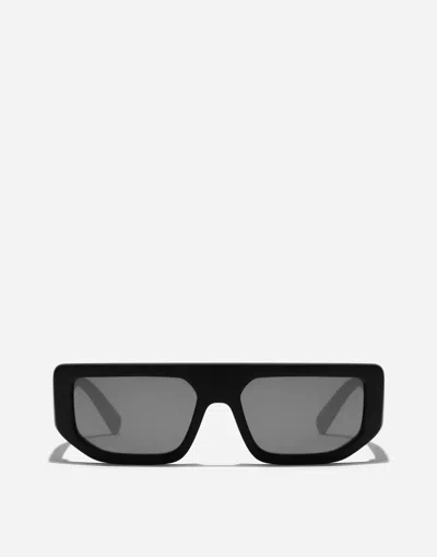 Dolce & Gabbana Dg Logo Sunglasses In Black