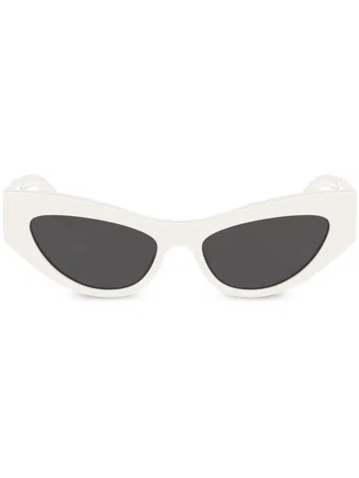 Dolce & Gabbana Dg-plaque Cat-eye Frame Sunglasses In Weiss